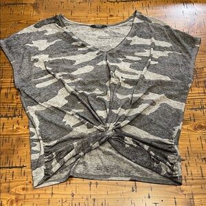 Lucky Brand Twisted Front Gray Camouflage Women's Top